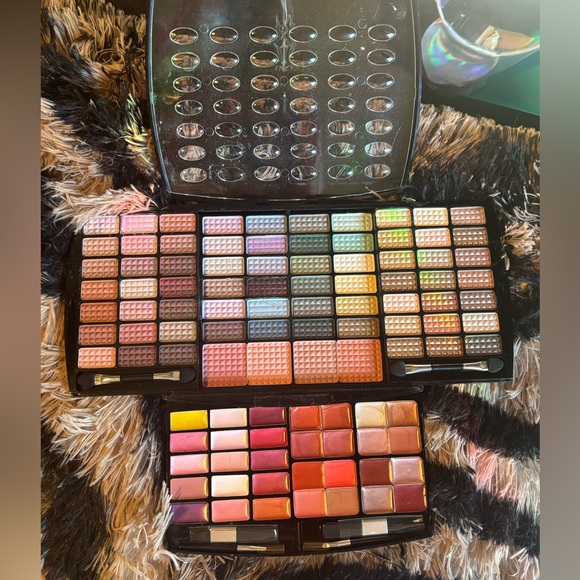 Colorful Makeup Palette Set - Picture 2 of 10